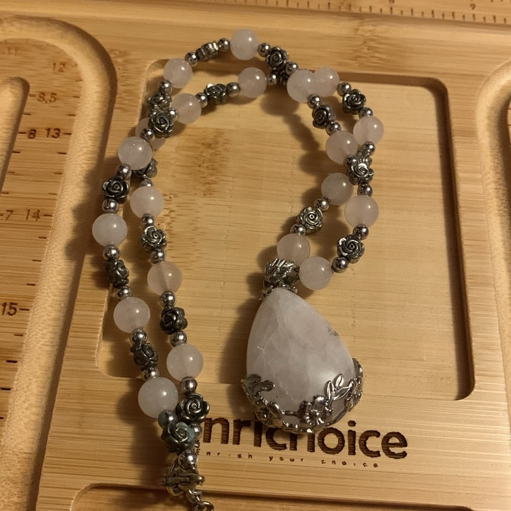 Gorgeous Rose quartz necklace